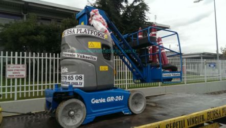 B�ZDEN HABERLER / Makine park�m�za kat�lan dikey manliftler foto�raf� 28